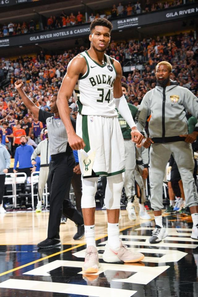 2026世界杯客户端更新-忘记三分和中投！字母哥提醒你制霸篮下永不过时